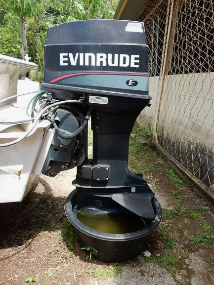 1990 Evinrude XP 200 HP V6 Carbureted 2 Stroke 20″ (Long Shaft) Outboard Motor